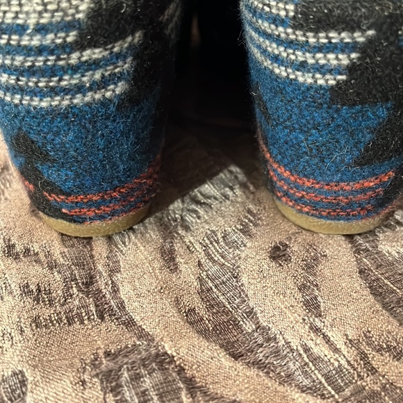 ***SOLD*** Toms Wedge Booties - Picture 6 of 9